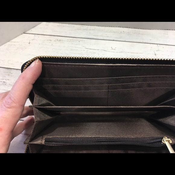 Wallet - Picture 3 of 6